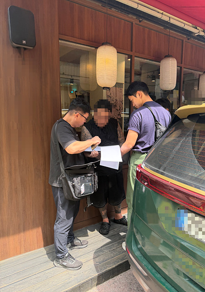 조직원 체포장면/사진 경남경찰청 제공