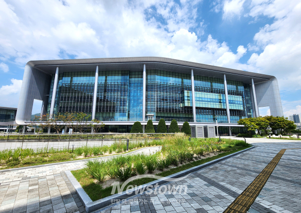 충청남도의회(사진 / 뉴스타운)