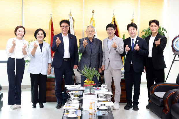 대한노인회 방문사진 / 인천시의회