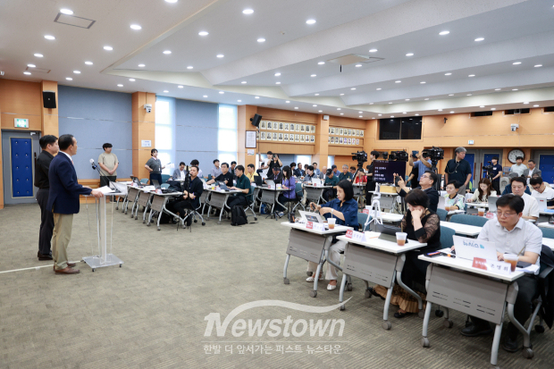 김홍열 청양군수 기후에너지환경부 지천댐 건설 발표 기자회견(사진 / 뉴스타운)