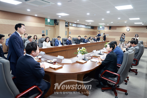 박수현 충남도지사 아산시의회 간담회(사진 / 뉴스타운)