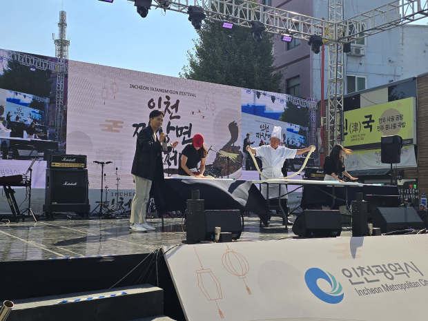 수타장인의 수타퍼포먼스 (사진 / 인천관광공사 제공)