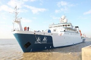 중국, 세계 최초 ‘지능형 오징어 조업 로봇 시험’ 가동