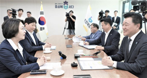 추미애·신용한 ‘지방재정 공동전선’…법인세 5% 배분·지방소비세 40.3% 제안